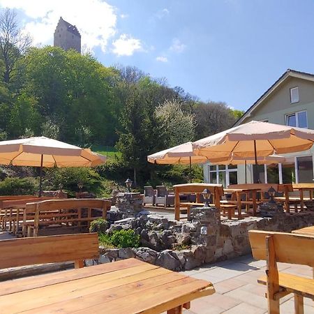 Pod Hradom Restaurant & Pension Topoľčany 外观 照片