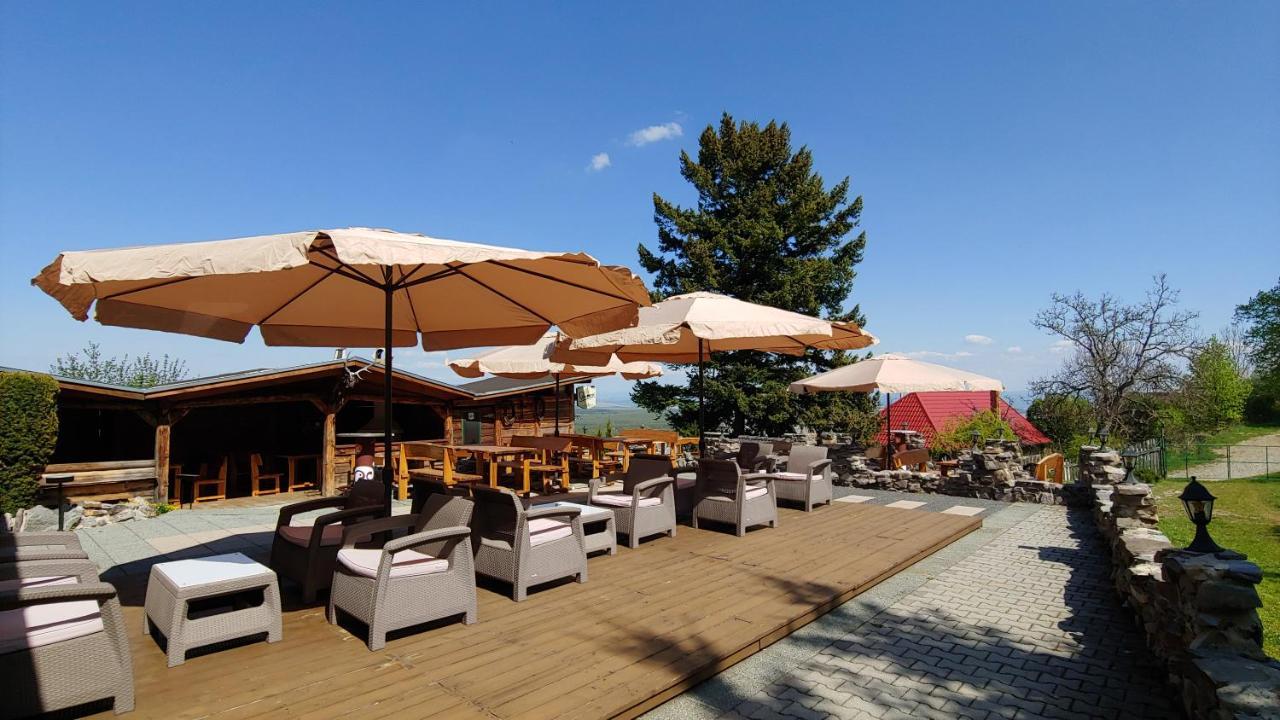 Pod Hradom Restaurant & Pension Topoľčany 外观 照片