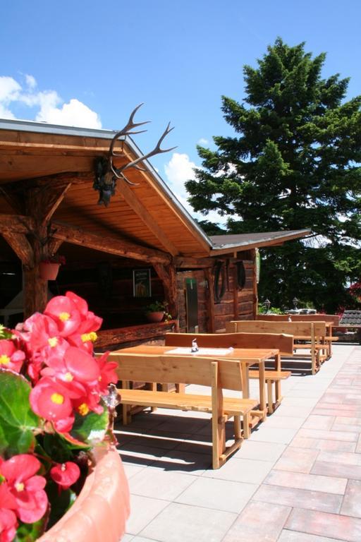 Pod Hradom Restaurant & Pension Topoľčany 外观 照片