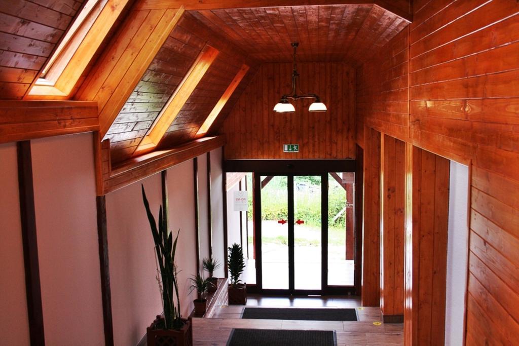 Pod Hradom Restaurant & Pension Topoľčany 外观 照片