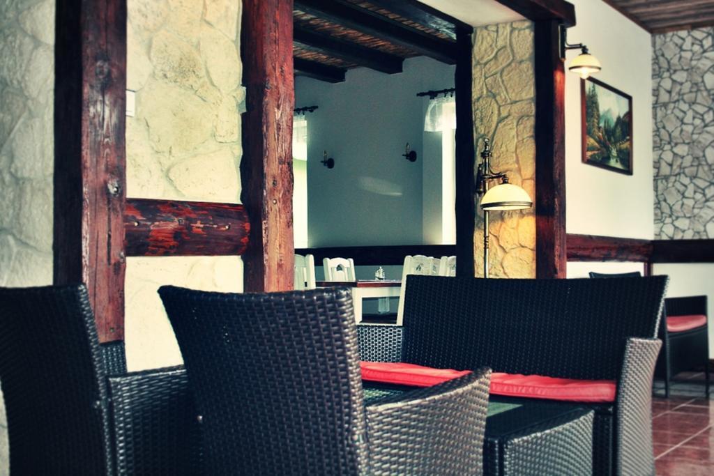 Pod Hradom Restaurant & Pension Topoľčany 外观 照片