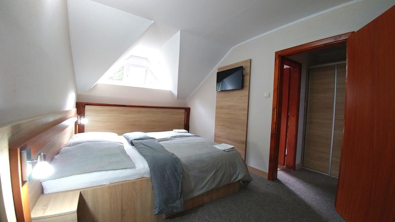 Pod Hradom Restaurant & Pension Topoľčany 外观 照片
