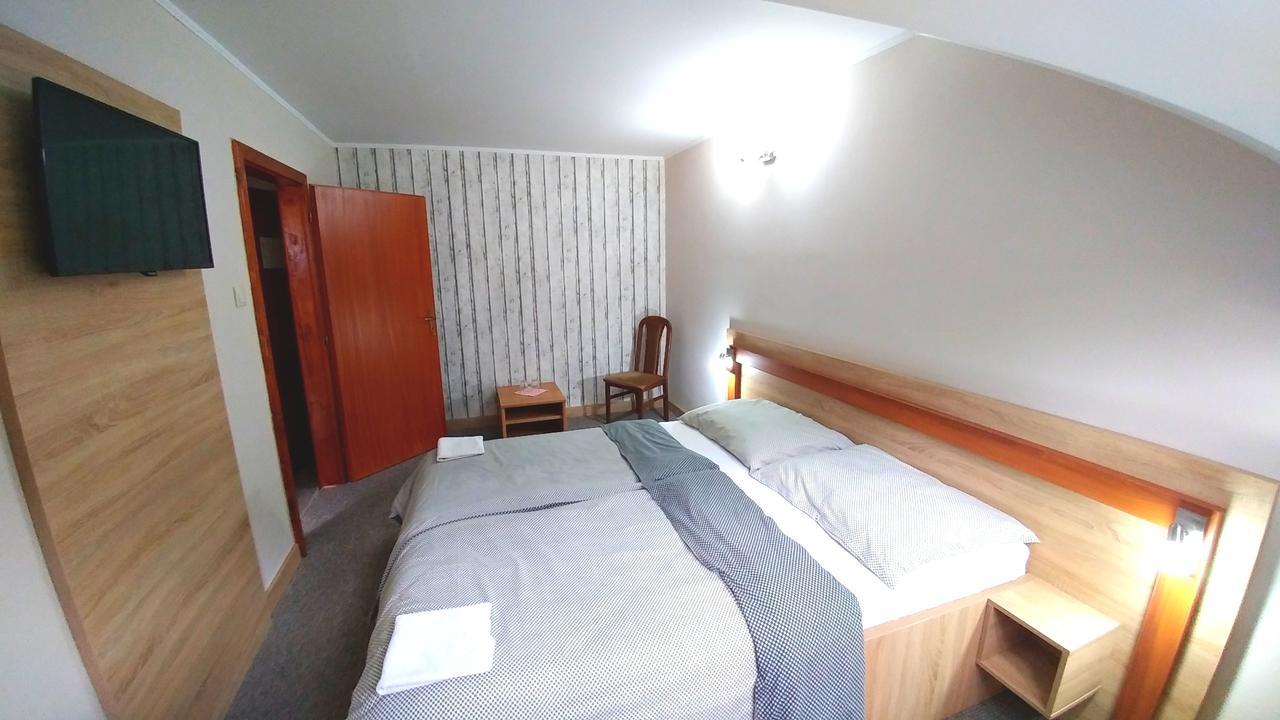 Pod Hradom Restaurant & Pension Topoľčany 外观 照片