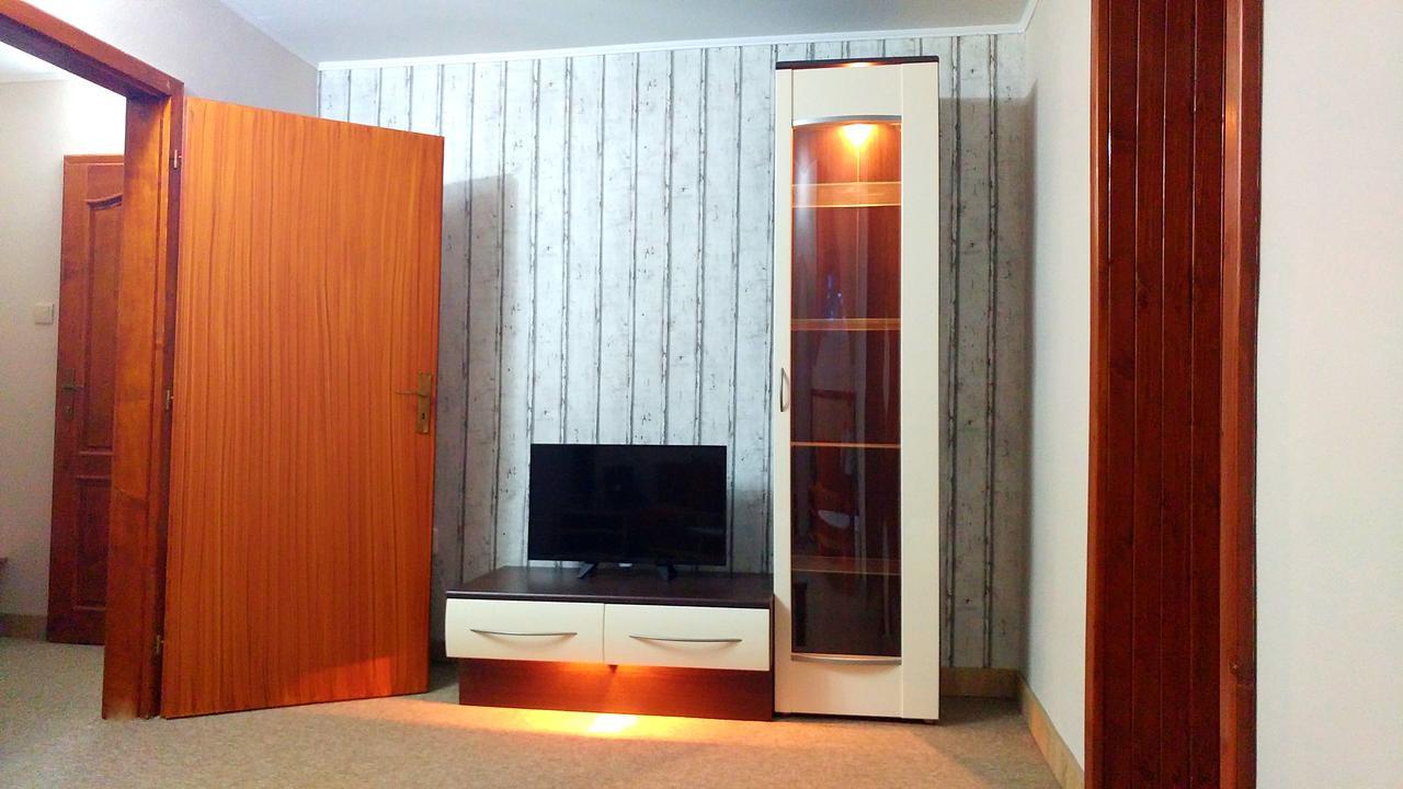 Pod Hradom Restaurant & Pension Topoľčany 外观 照片